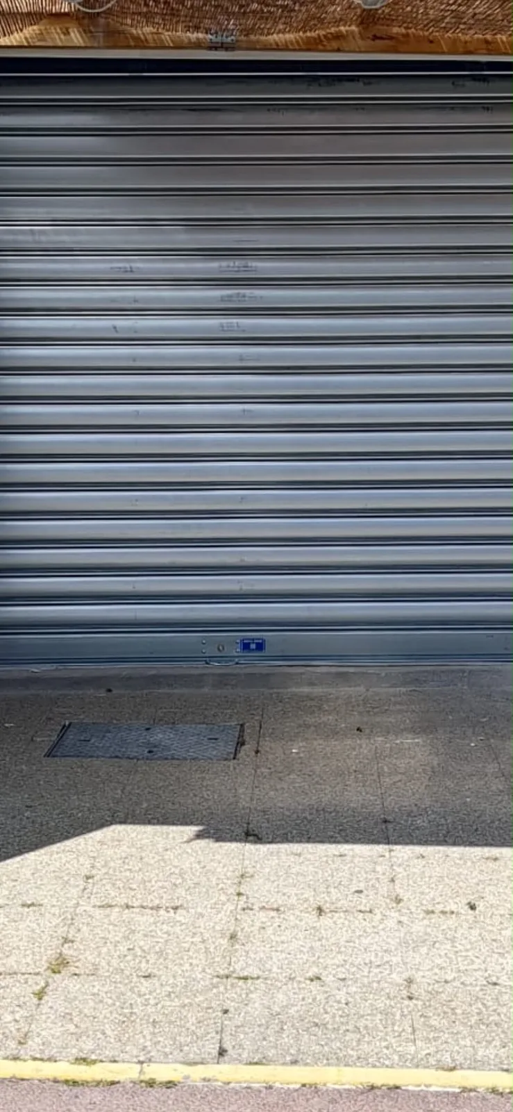 Installation et pose de rideau métallique à Marseille 8