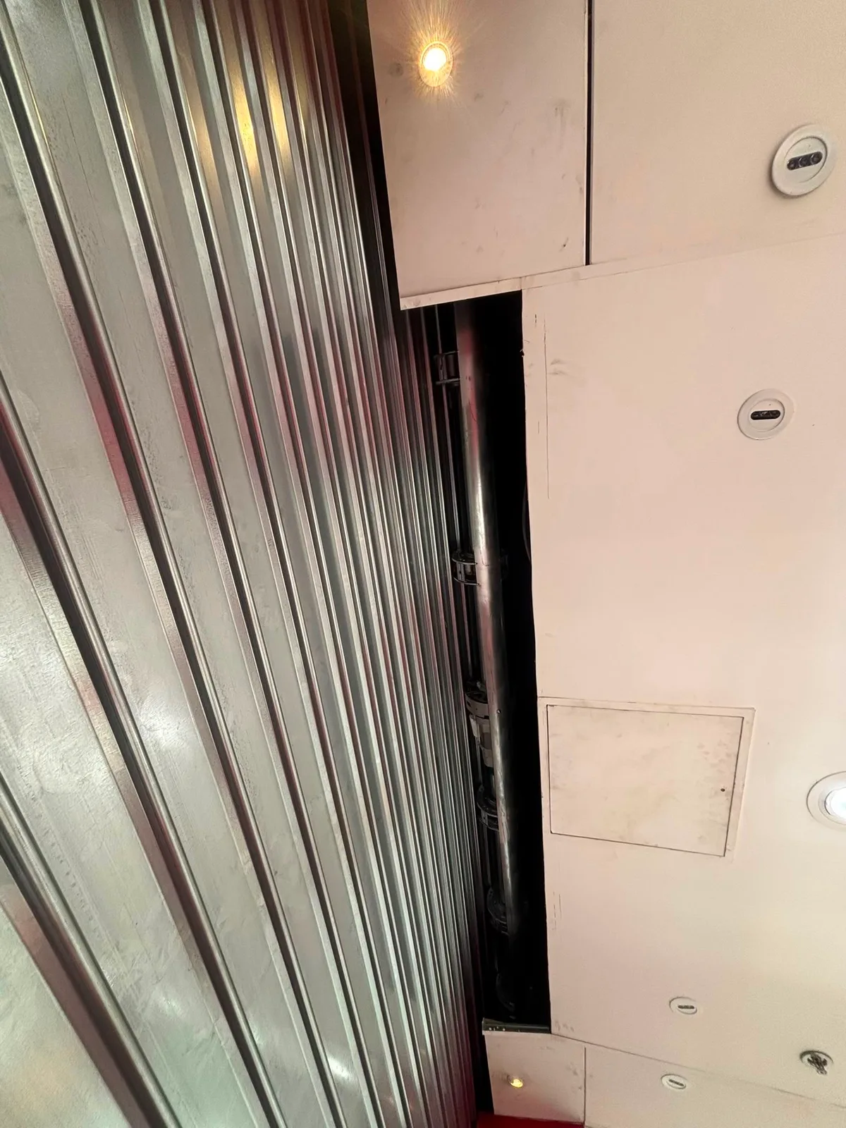 Réparation de rideau métallique à Marseille 8