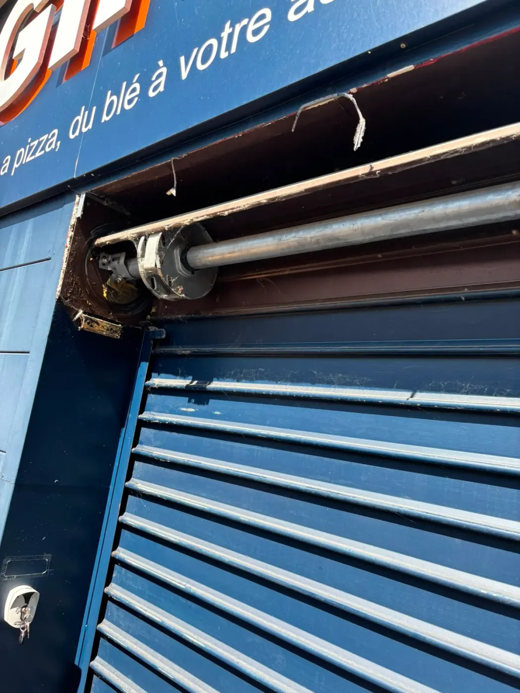 Réparation de rideau métallique à Marseille 8