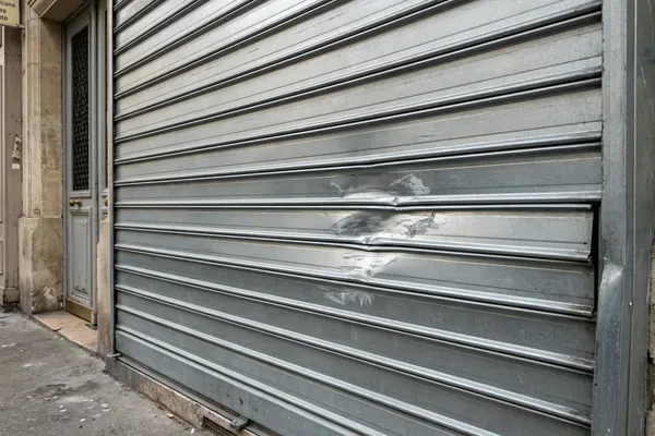 Réparation de rideau métallique à Marseille 8